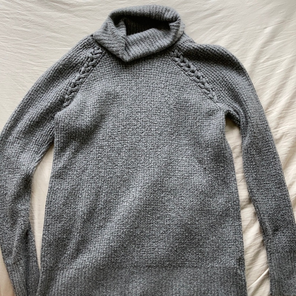 American Eagle Turtleneck